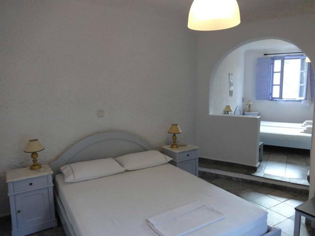 Porto Sikinos Hotel Alopronia Pokoj fotografie